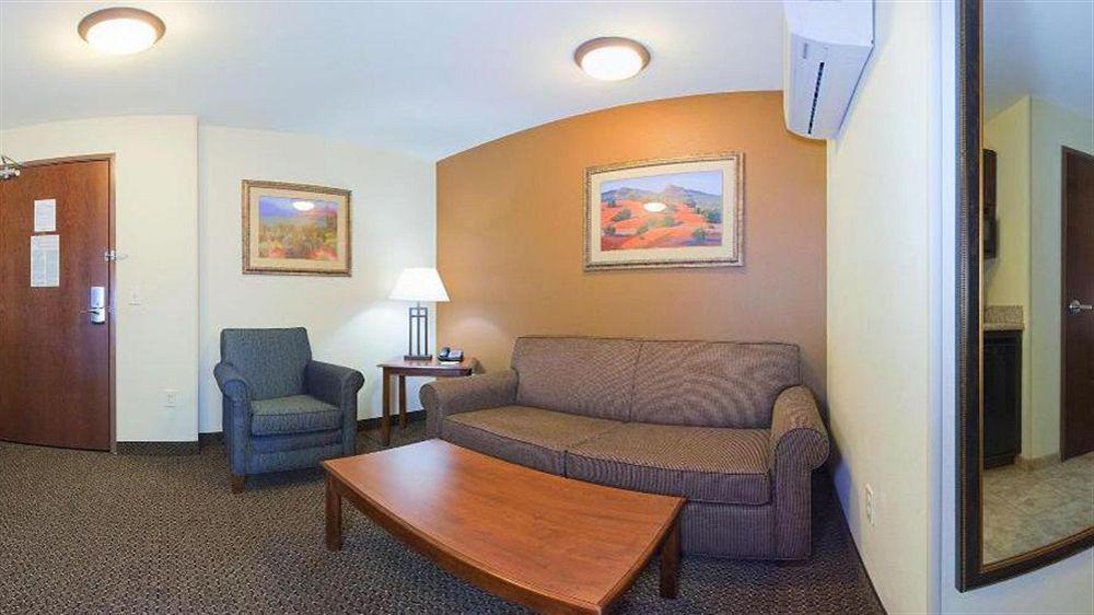 Holiday Inn Express & Suites Trinidad By Ihg Экстерьер фото