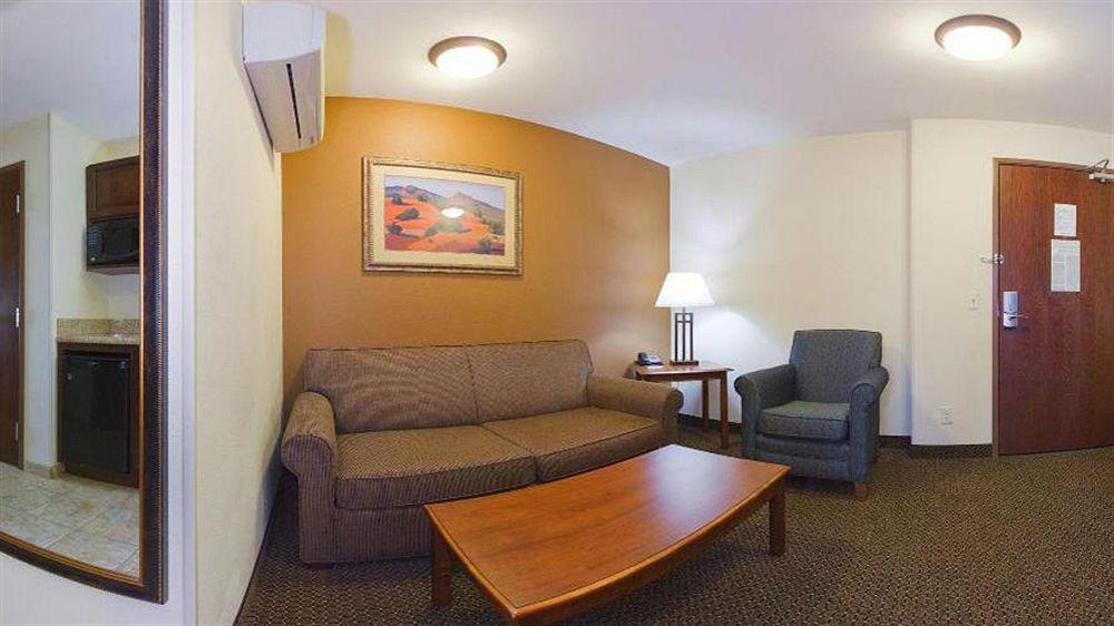 Holiday Inn Express & Suites Trinidad By Ihg Экстерьер фото