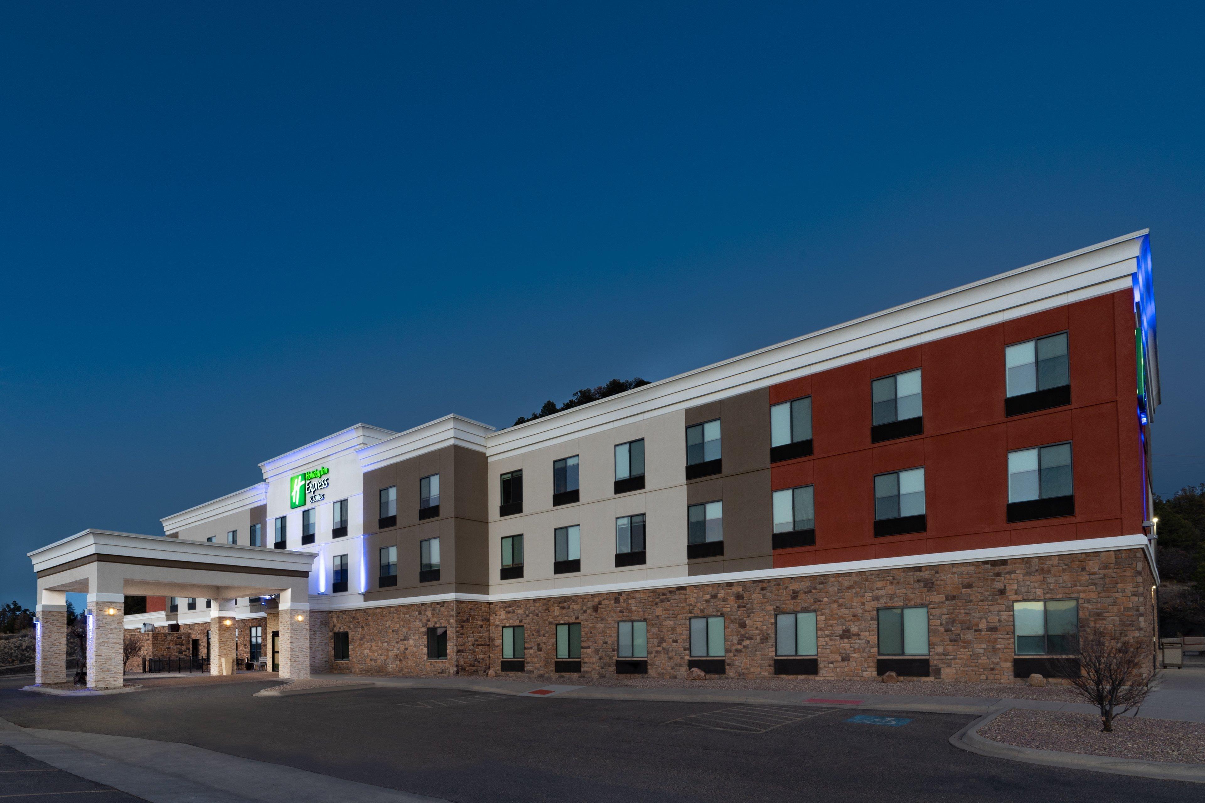 Holiday Inn Express & Suites Trinidad By Ihg Экстерьер фото