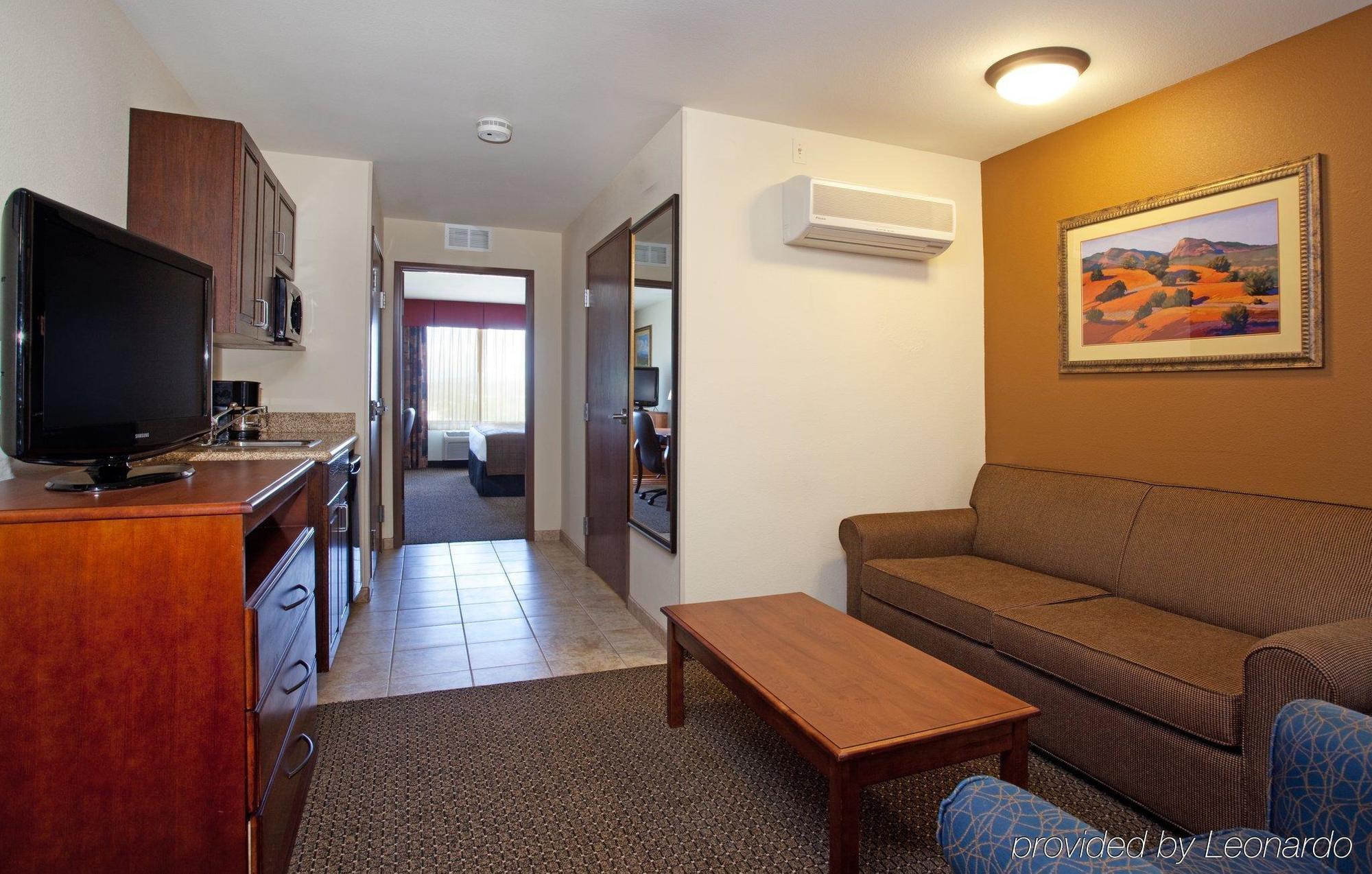 Holiday Inn Express & Suites Trinidad By Ihg Номер фото